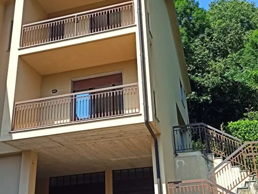 Immagine 1 di Villetta a schiera in affitto  in via maria montessori a Lecco