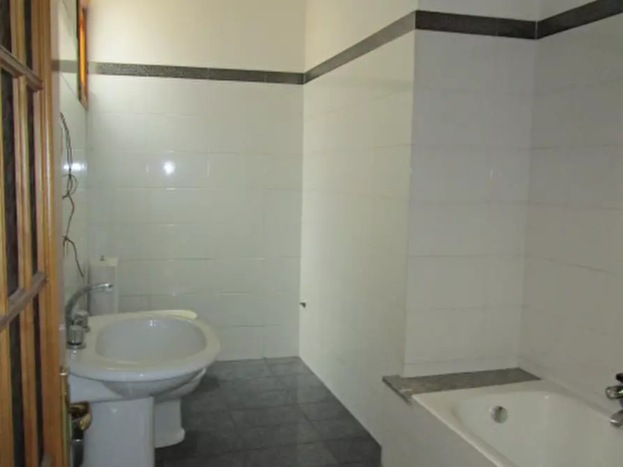 Immagine 7 di Appartamento in vendita  a Paterno'