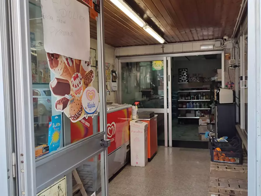 Immagine 1 di Locale commerciale in affitto  a Paterno'