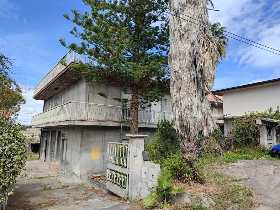 Immagine 1 di Villa in vendita  a Paterno'