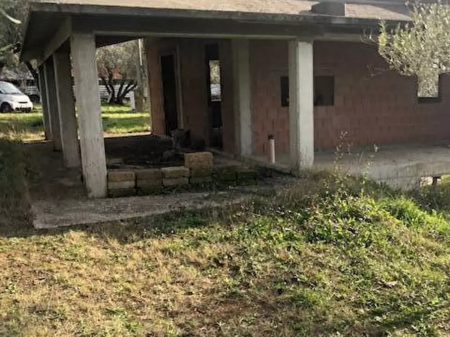 Immagine 2 di Villa in vendita  in località Alvagnano a Vetralla