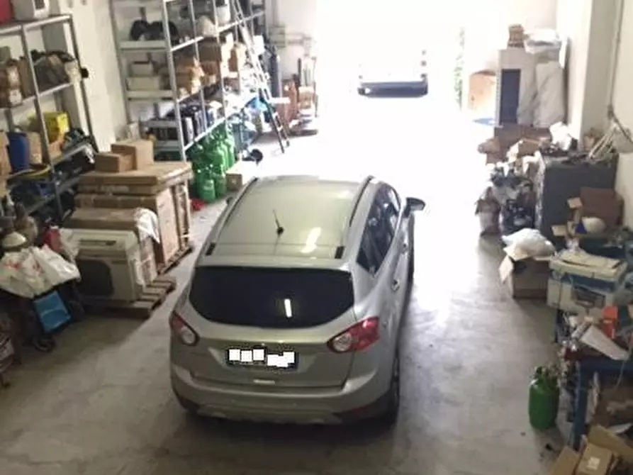 Immagine 8 di Locale commerciale in vendita  in Gioele Solari a Roma