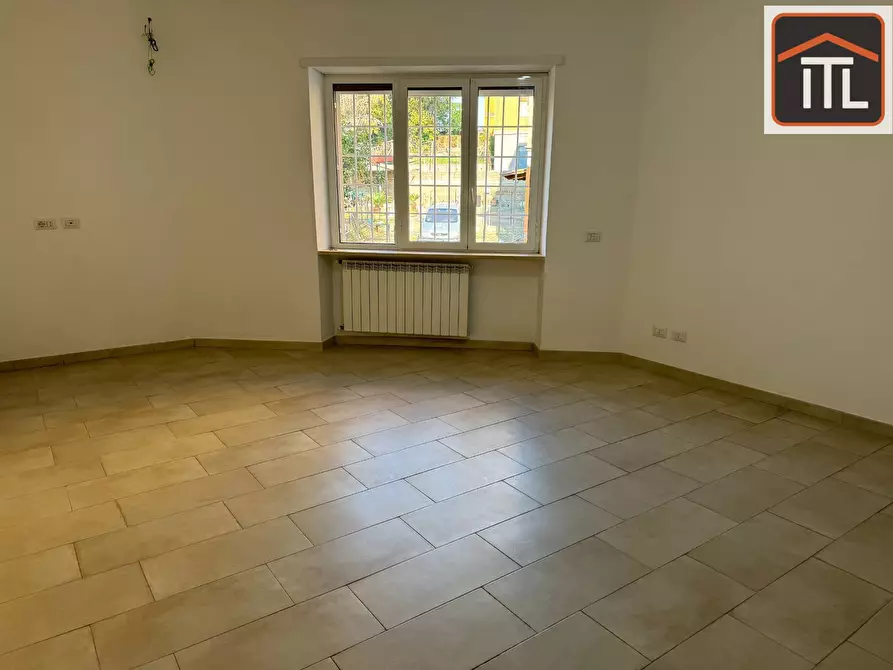 Immagine 3 di Appartamento in vendita  in Vicolo Degli Orti Della Magliana a Roma