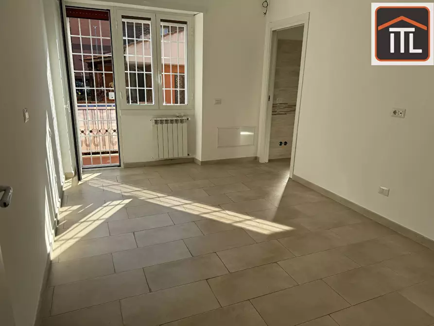 Immagine 10 di Appartamento in vendita  in Vicolo Degli Orti Della Magliana a Roma