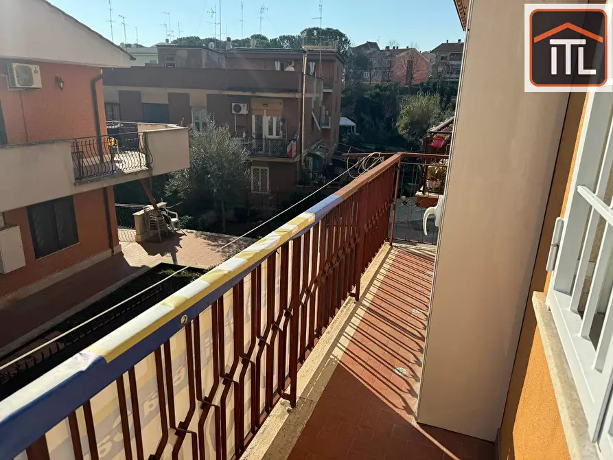 Immagine 14 di Appartamento in vendita  in Vicolo Degli Orti Della Magliana a Roma