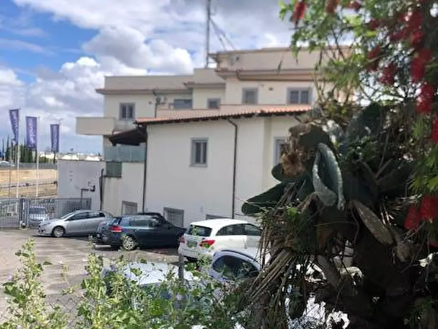 Immagine 1 di Appartamento in vendita  in via ildebrando della giovanna a Roma