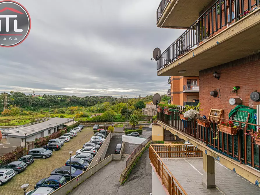 Immagine 21 di Appartamento in vendita  in VIA BEVERINO a Roma