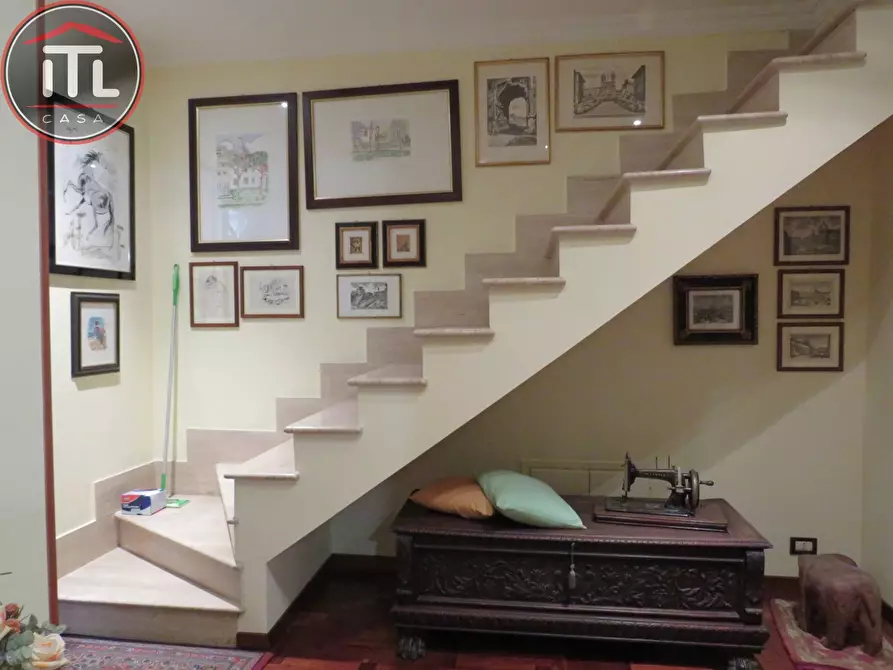 Immagine 29 di Villa in vendita  in Via Diano D'alba a Roma