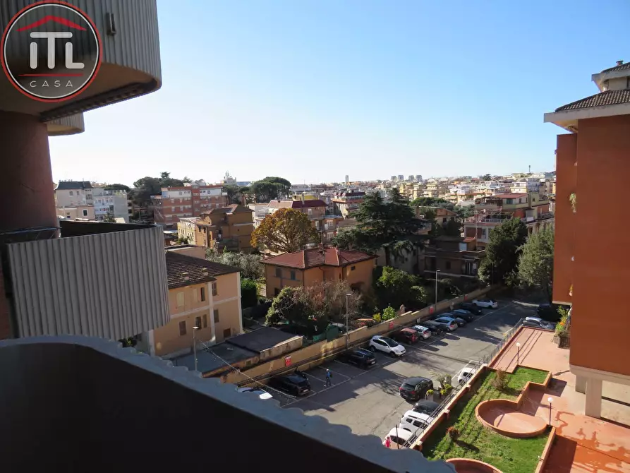 Immagine 25 di Appartamento in vendita  in Via della Pineta Sacchetti a Roma
