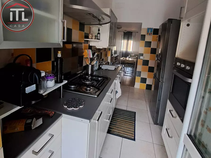 Immagine 11 di Appartamento in vendita  in Via Carlo Della Rocca a Roma