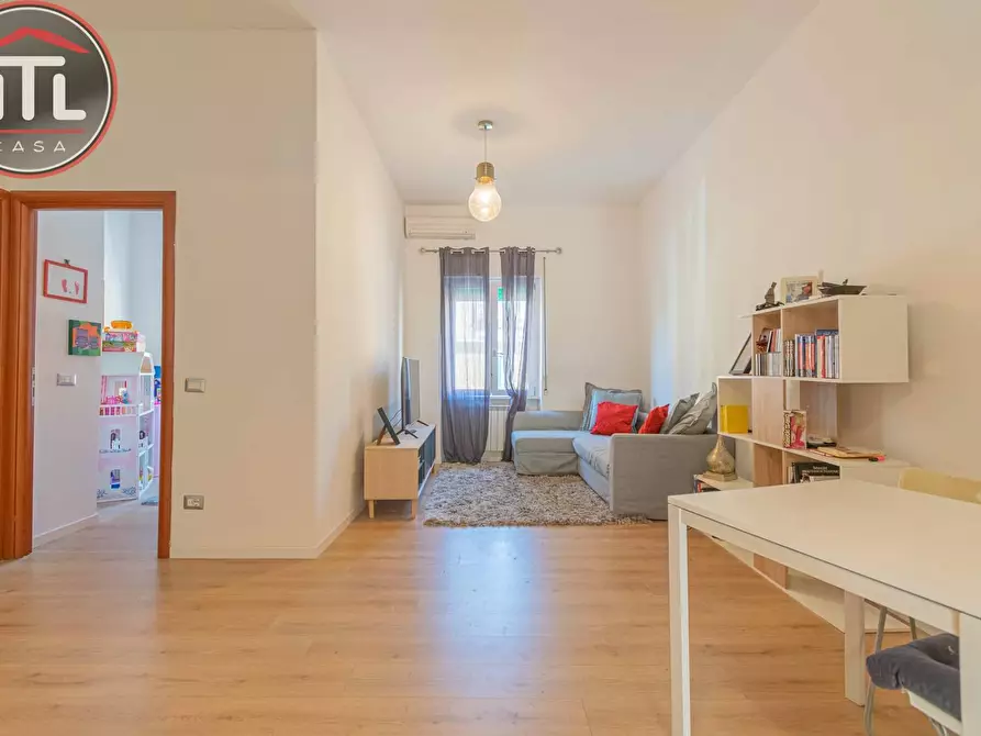 Immagine 2 di Appartamento in vendita  in Via Carlo Della Rocca a Roma