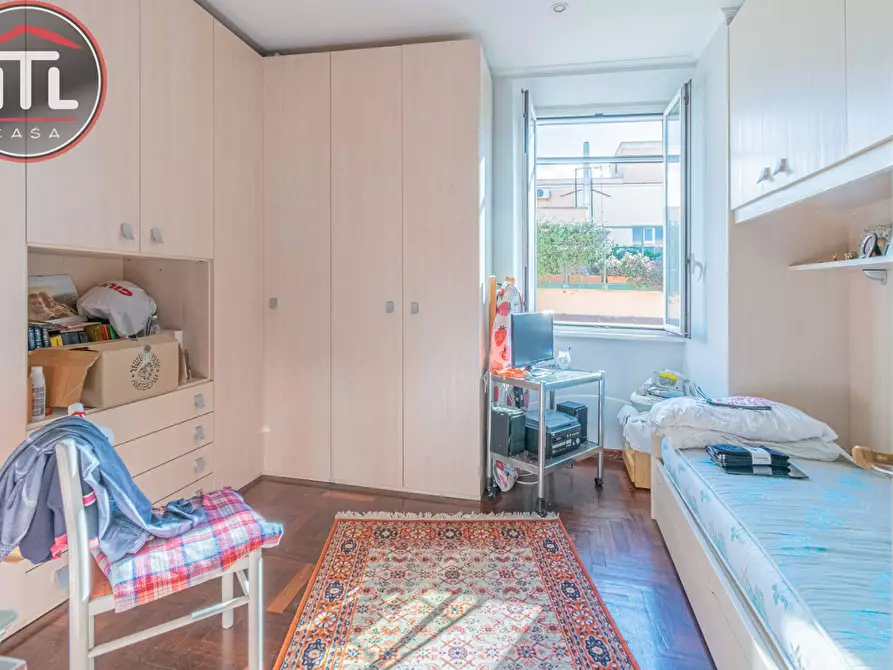 Immagine 11 di Appartamento in vendita  in Via Laura Mantegazza a Roma