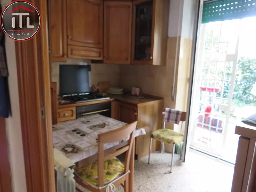 Immagine 5 di Appartamento in vendita  in Via Servilio IV a Roma