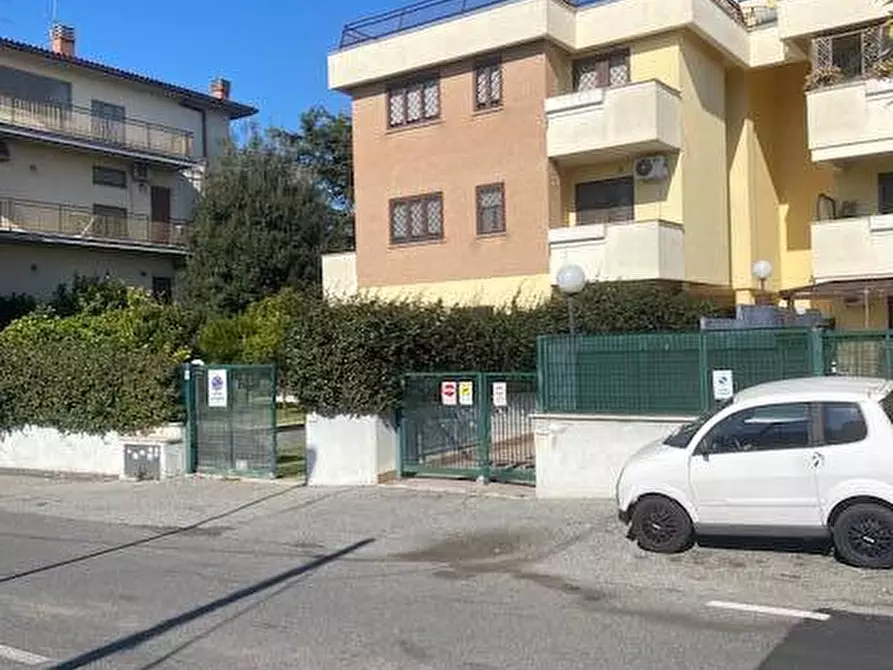 Immagine 2 di Appartamento in vendita  in Via Tullio Ascarelli a Roma