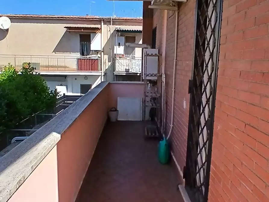 Immagine 25 di Appartamento in vendita  in Via Dei Brusati a Roma