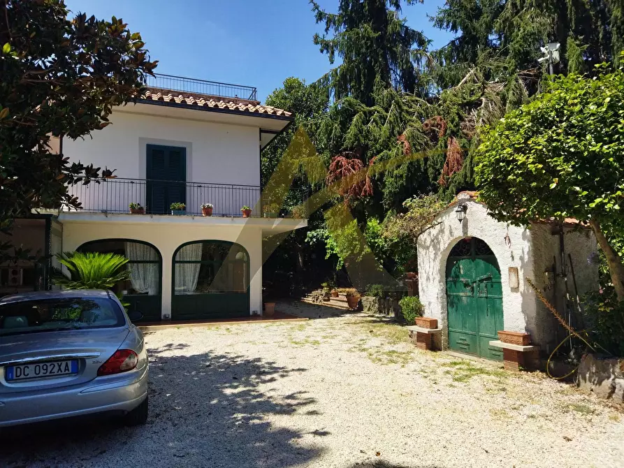Immagine 22 di Villa in vendita  in Via Madonna degli Angeli a Velletri