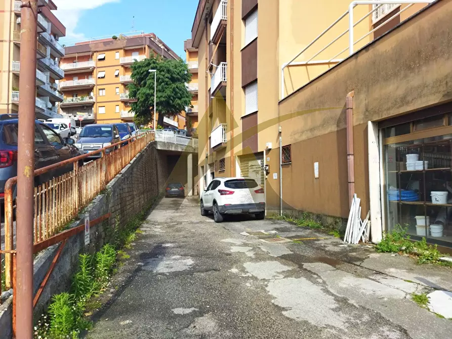 Immagine 1 di Attività commerciale in affitto  in Via di Ponente a Velletri