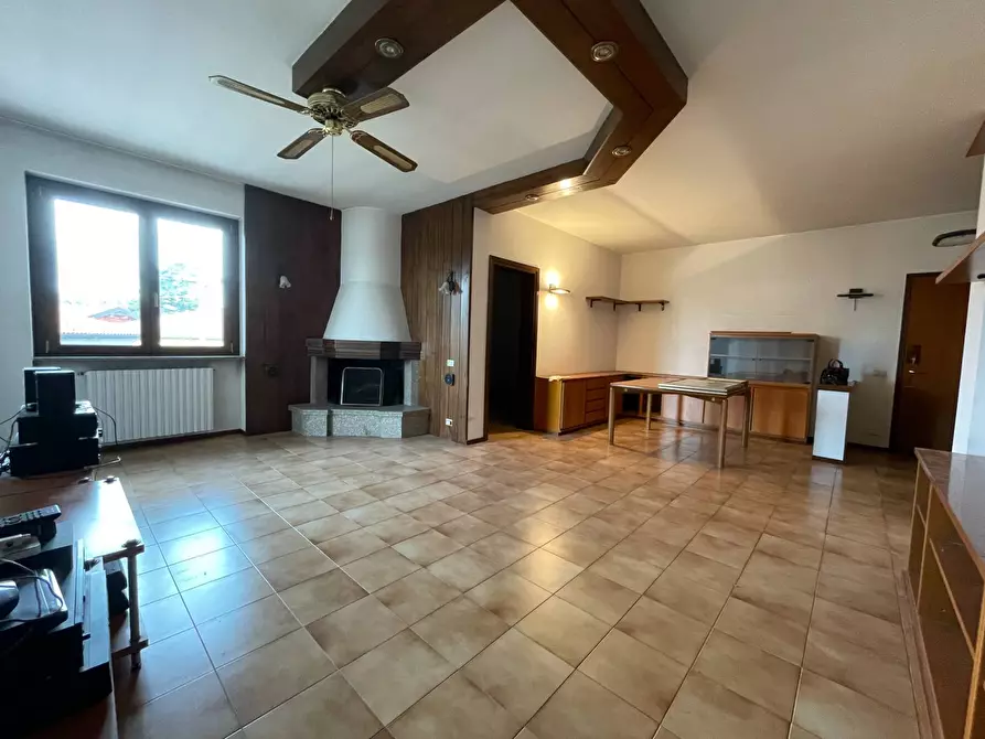 Immagine 1 di Appartamento in affitto  in via meucci a Presezzo