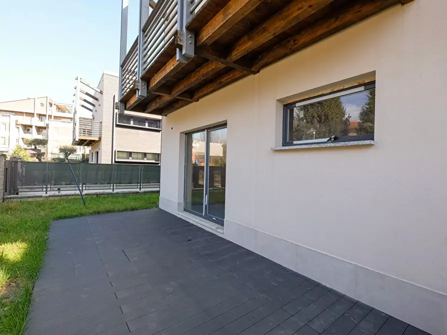 Immagine 6 di Villa in vendita  in KENNEDY a Gorle