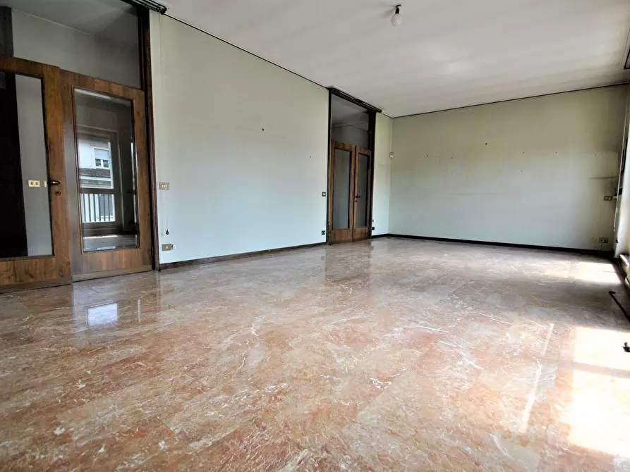 Immagine 1 di Appartamento in vendita  in Passaggio Don Antonio Seghezzi a Bergamo