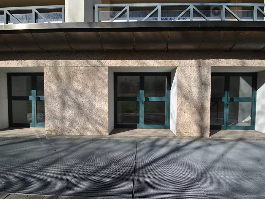 Immagine 11 di Negozio in vendita  in Via San Lazzaro a Bergamo