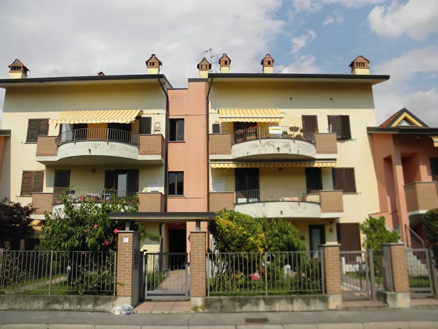 Immagine 1 di Appartamento in vendita  in MADRE TERESA DI CALCUTTA a Bottanuco