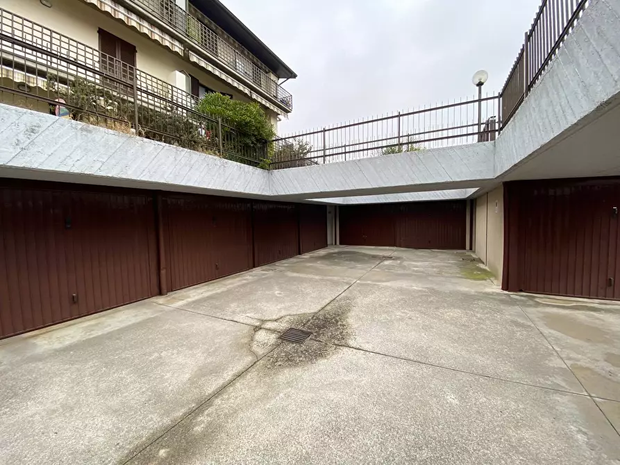 Immagine 5 di Box auto in vendita  in via Donizetti a Bagnatica