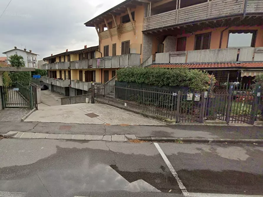 Immagine 1 di Box auto in vendita  in Via Sturzo a Costa Di Mezzate