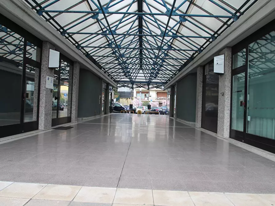 Immagine 20 di Ufficio in vendita  in Via Provinciale a Alzano Lombardo