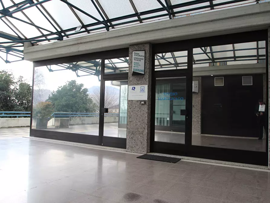 Immagine 22 di Ufficio in vendita  in Via Provinciale a Alzano Lombardo