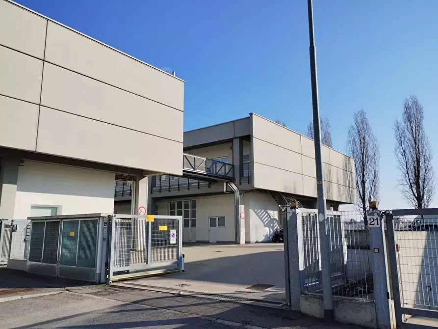 Immagine 2 di Laboratorio in vendita  in Via Delle Industrie a Bergamo
