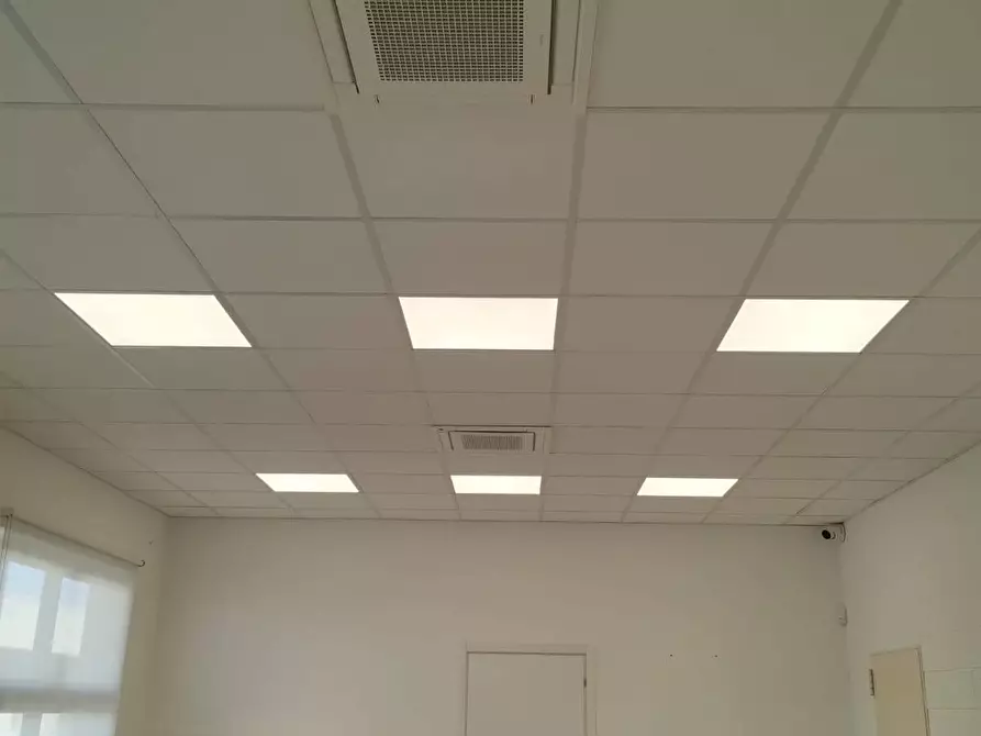 Immagine 6 di Laboratorio in vendita  in Via Delle Industrie a Bergamo