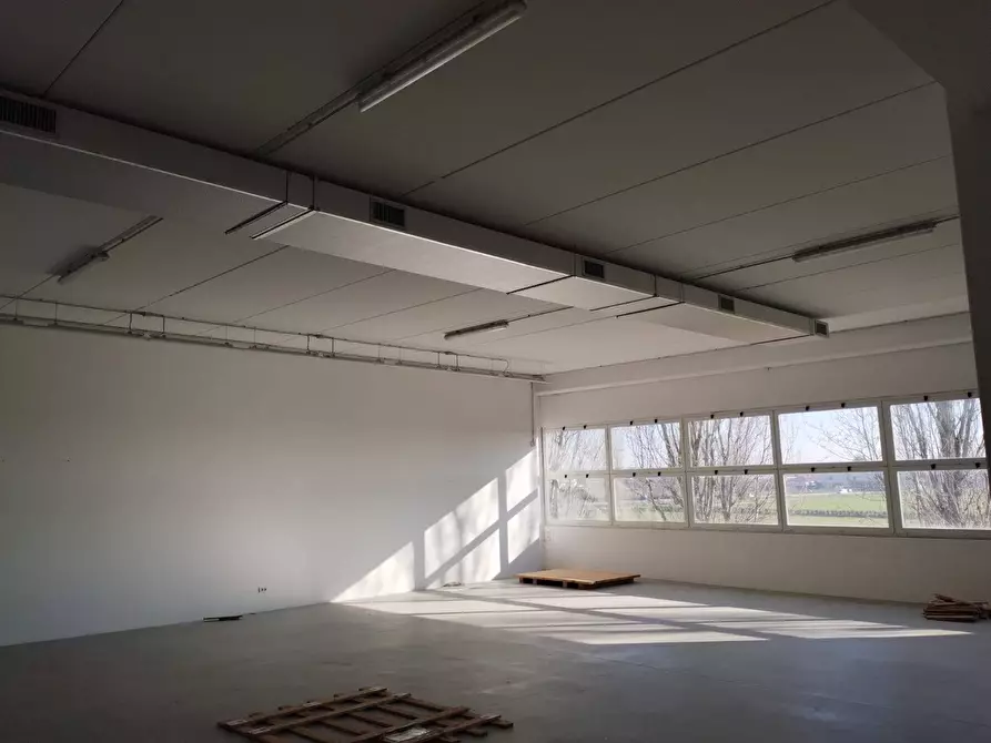 Immagine 10 di Laboratorio in vendita  in Via Delle Industrie a Bergamo