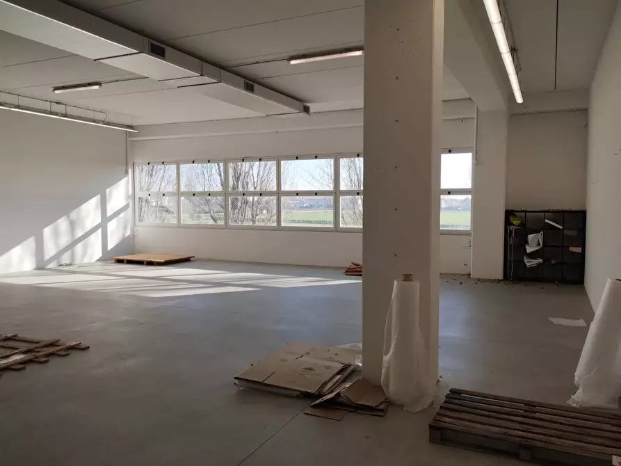 Immagine 14 di Laboratorio in vendita  in Via Delle Industrie a Bergamo