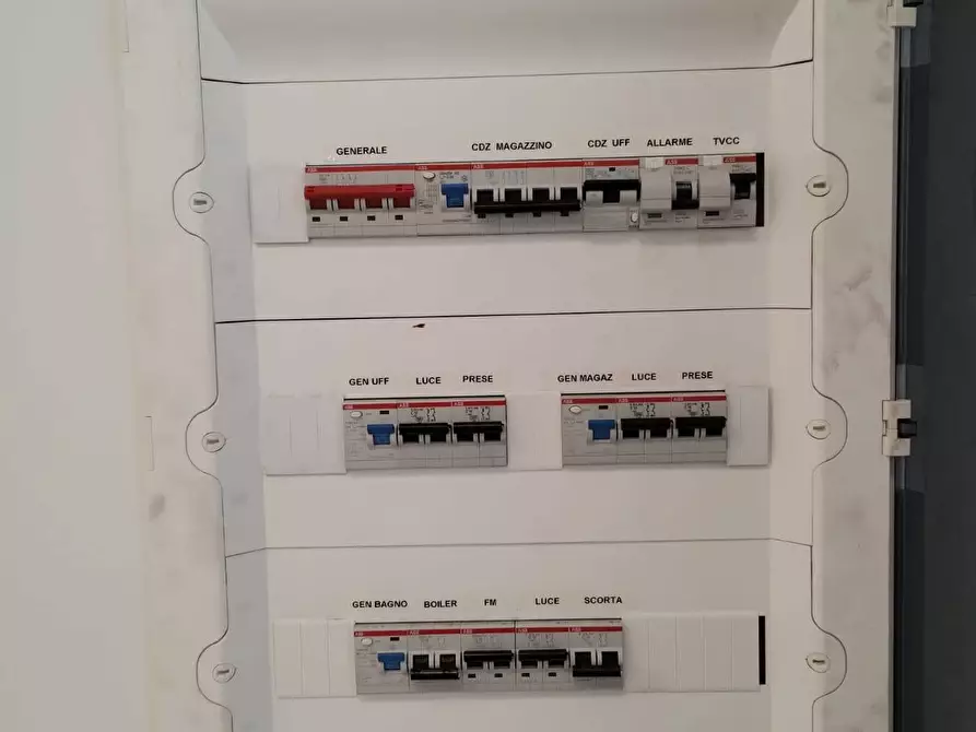 Immagine 16 di Laboratorio in vendita  in Via Delle Industrie a Bergamo