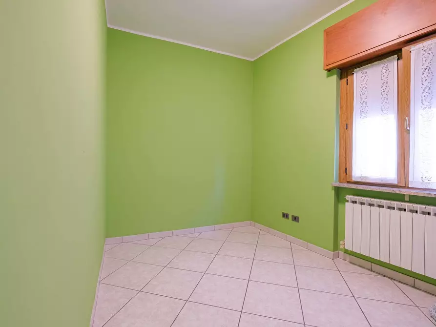 Immagine 11 di Appartamento in vendita  in via Leone Colombi a Curno