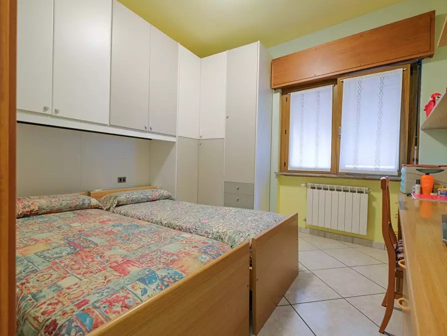 Immagine 10 di Appartamento in vendita  in via Leone Colombi a Curno