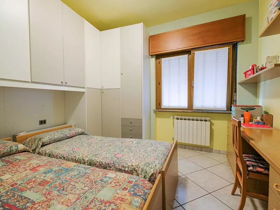 Immagine 13 di Appartamento in vendita  in via Leone Colombi a Curno