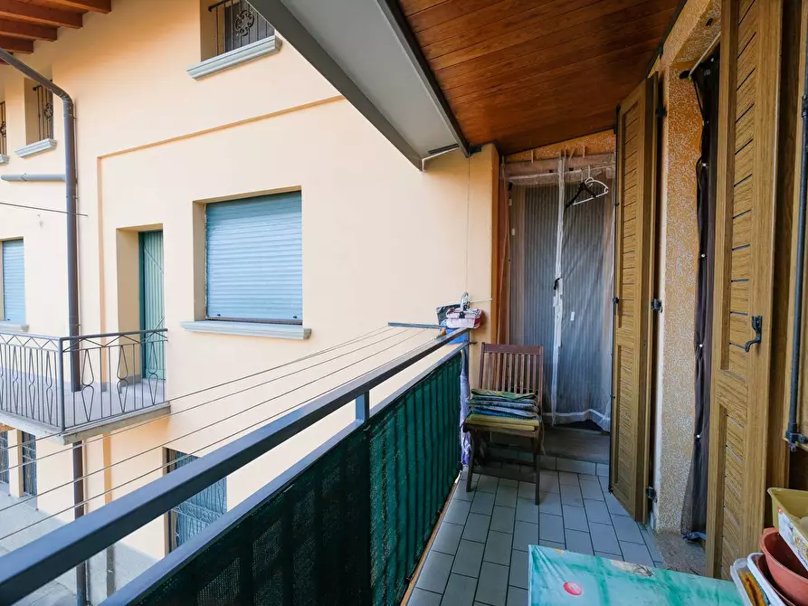 Immagine 7 di Appartamento in vendita  in via Leone Colombi a Curno