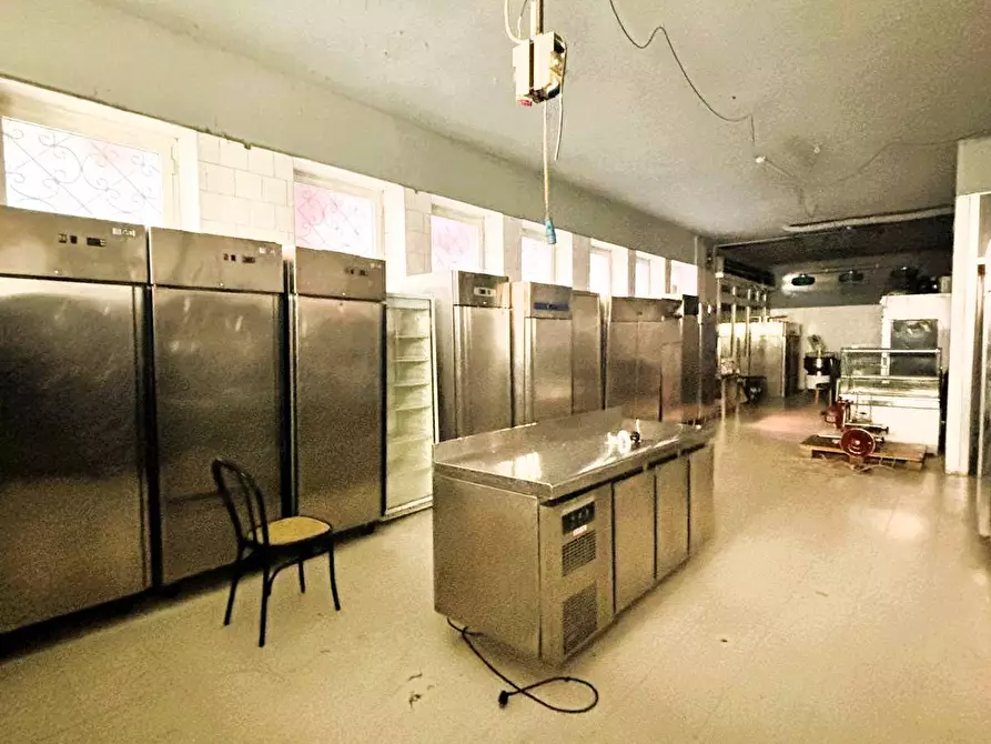 Immagine 2 di Magazzino in vendita  in via Sabotino a Brembate Di Sopra