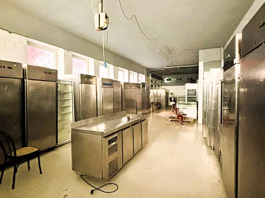 Immagine 4 di Magazzino in vendita  in via Sabotino a Brembate Di Sopra