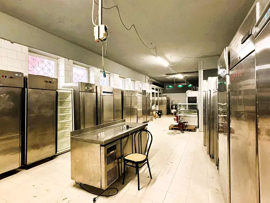 Immagine 5 di Magazzino in vendita  in via Sabotino a Brembate Di Sopra