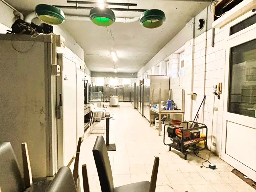 Immagine 9 di Magazzino in vendita  in via Sabotino a Brembate Di Sopra