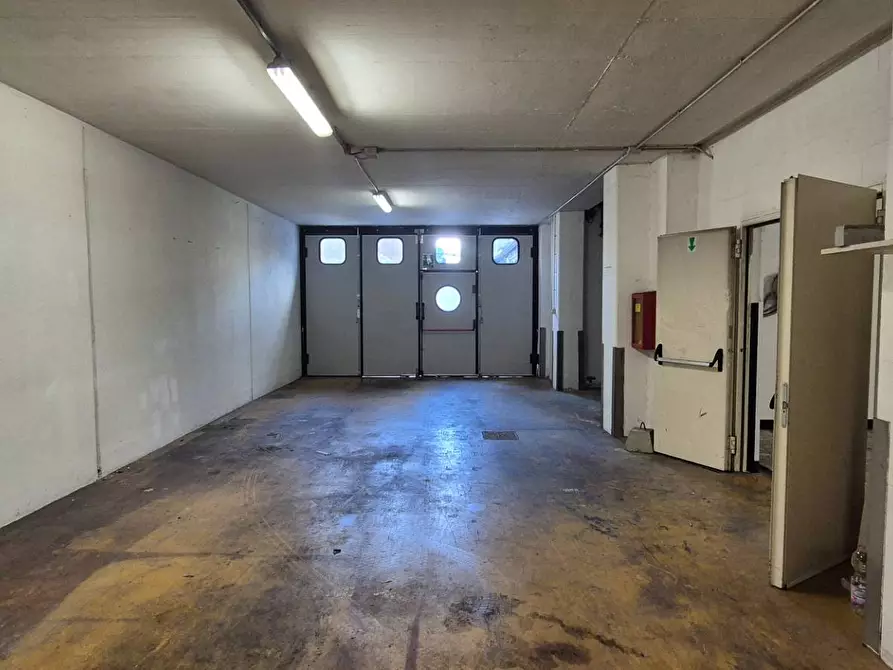 Immagine 8 di Laboratorio in affitto  in Ercole Mozzi a Treviolo