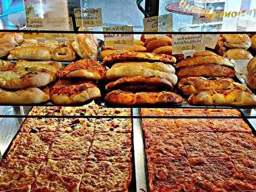 Immagine 2 di Attività commerciale in vendita  a Bergamo