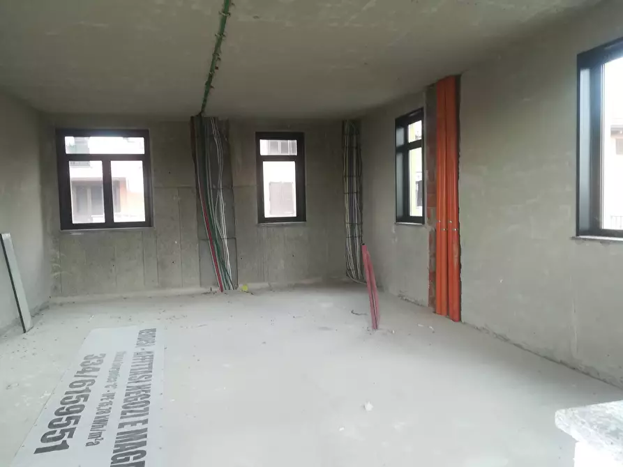 Immagine 3 di Negozio in vendita  in VIA MATTEOTTI a Roncello