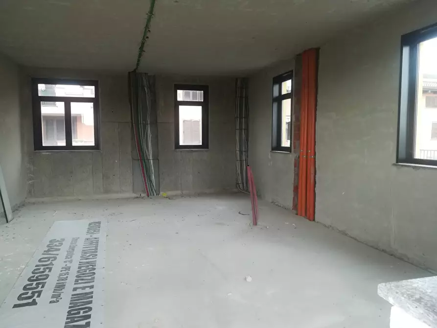 Immagine 4 di Negozio in vendita  in VIA MATTEOTTI a Roncello