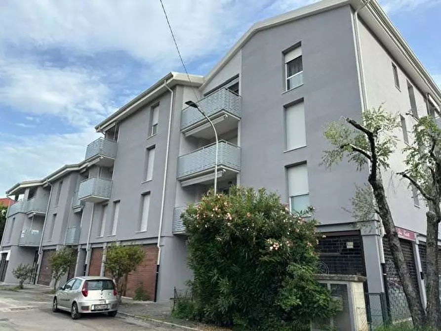 Immagine 2 di Appartamento in vendita  in Via Raffaello Sanzio a Ponte San Pietro