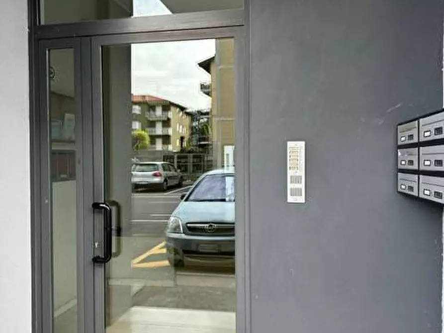 Immagine 8 di Appartamento in vendita  in Via Raffaello Sanzio a Ponte San Pietro