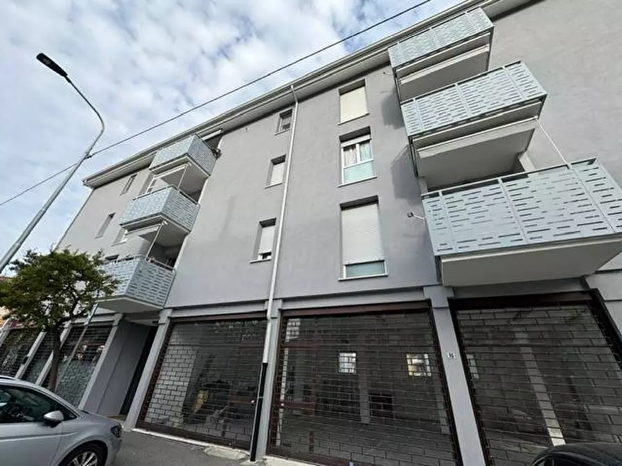 Immagine 9 di Appartamento in vendita  in Via Raffaello Sanzio a Ponte San Pietro